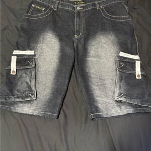 Southpole looking jorts